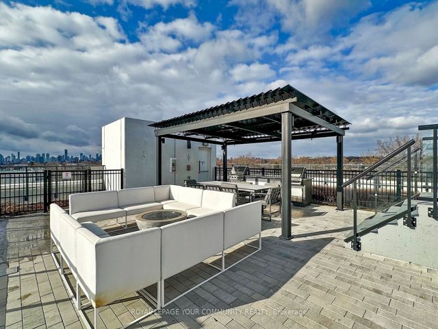 502 - 1630 Queen St E