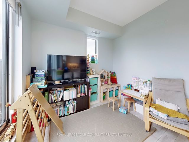 502 - 1630 Queen St E