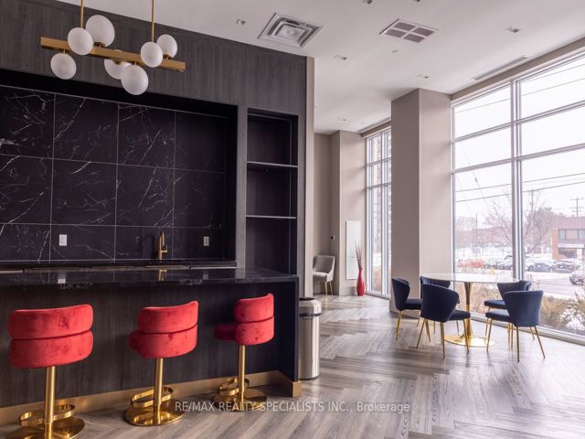 907 - 3220 Sheppard Ave