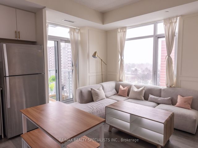 907 - 3220 Sheppard Ave