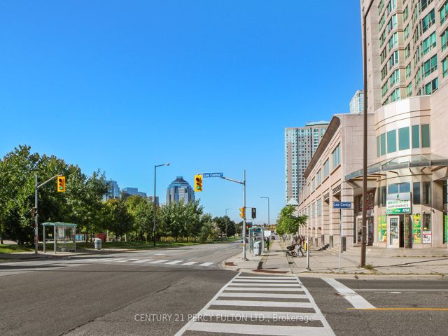 3310 - 36 Lee Centre Dr