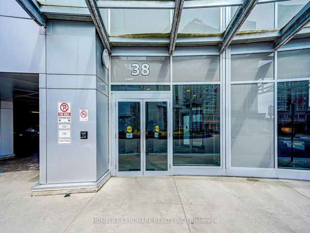 1502 - 38 Lee Centre Dr