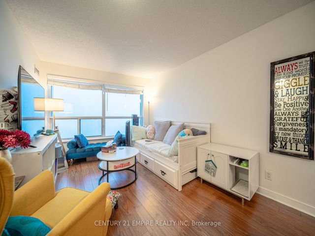 3002 - 36 Lee Centre Dr