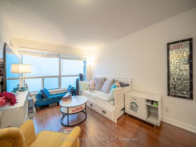 3002 - 36 Lee Centre Dr