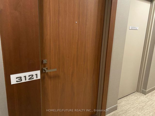 3121 - 275 Village Green Sq