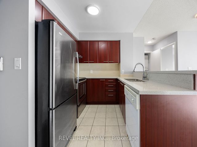 2509 - 38 Lee Centre Dr