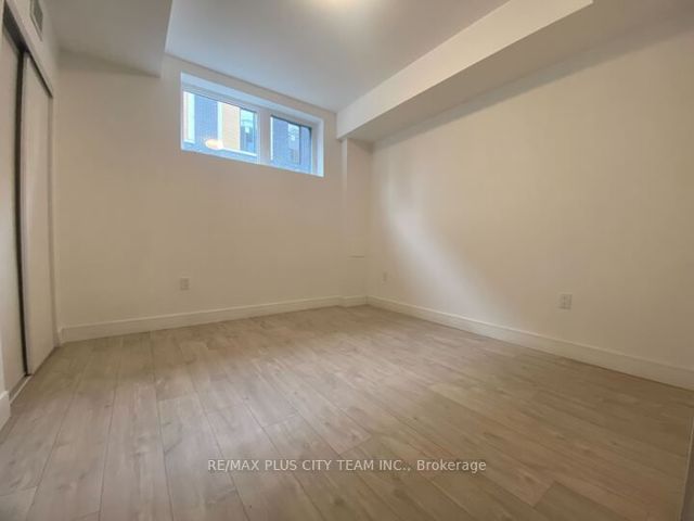 BlkA#12 - 176 CLONMORE Dr