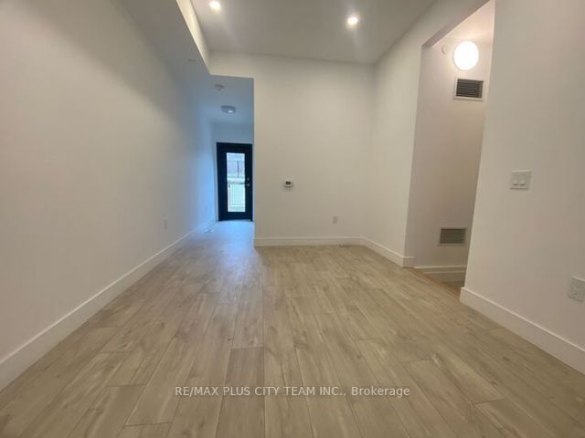 BlkA#12 - 176 CLONMORE Dr