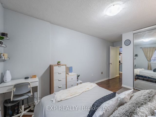 35 - 120 Ling Rd