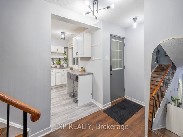 35 - 120 Ling Rd