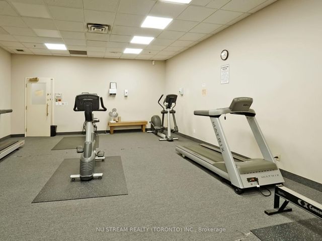 2007 - 18 Lee Centre Dr