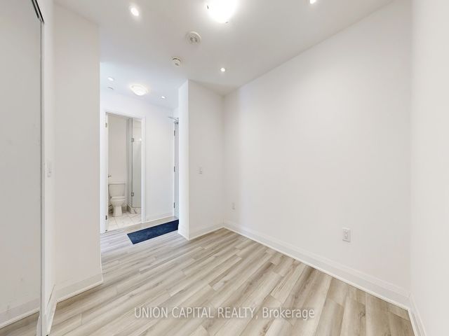 610 - 3220 Sheppard Ave E