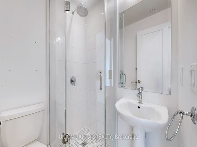 610 - 3220 Sheppard Ave E