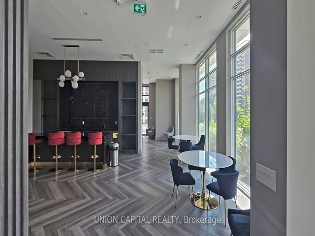 610 - 3220 Sheppard Ave E