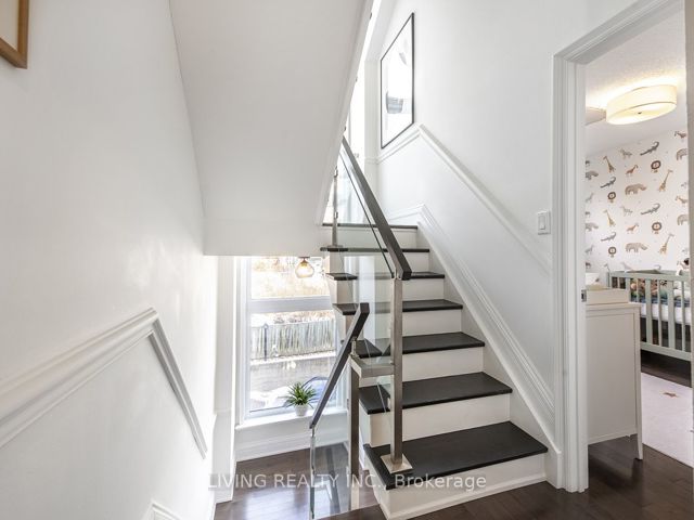 7 - 155 Woodbine Ave