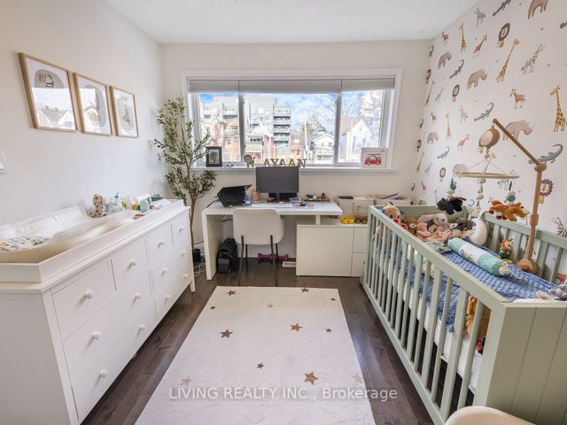 7 - 155 Woodbine Ave