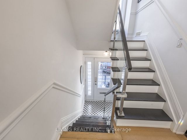 7 - 155 Woodbine Ave