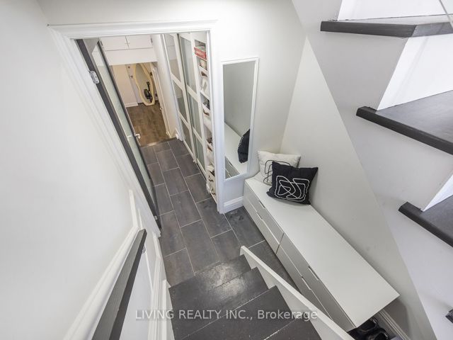 7 - 155 Woodbine Ave