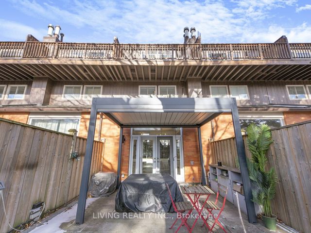 7 - 155 Woodbine Ave