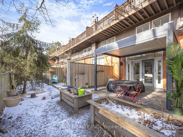 7 - 155 Woodbine Ave
