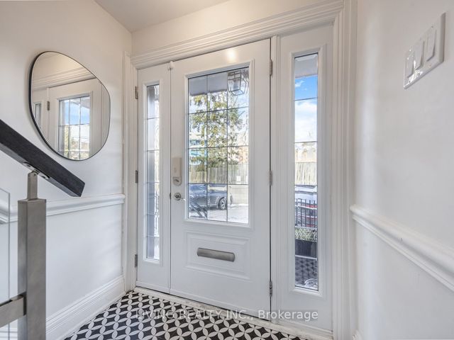 7 - 155 Woodbine Ave