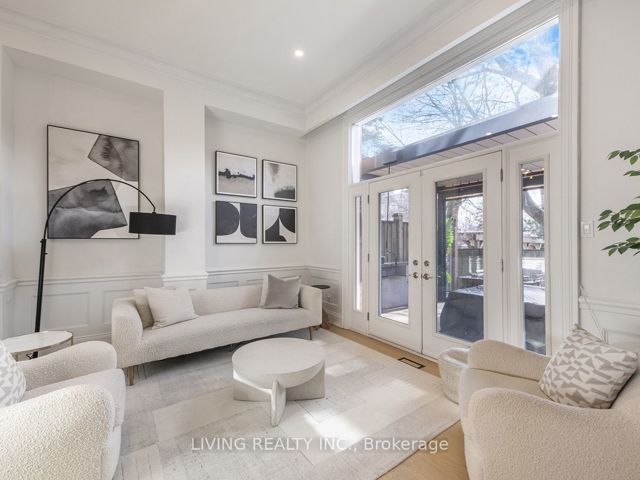 7 - 155 Woodbine Ave