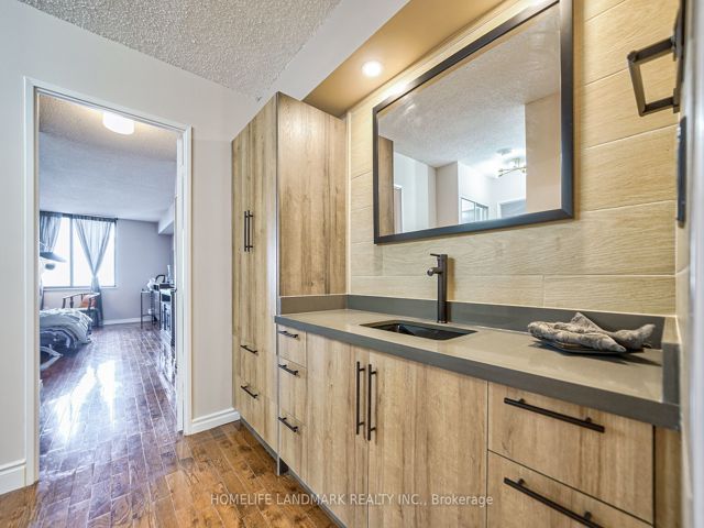 2105 - 2330 Bridletowne Circ