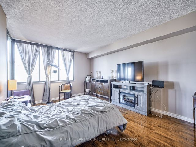 2105 - 2330 Bridletowne Circ