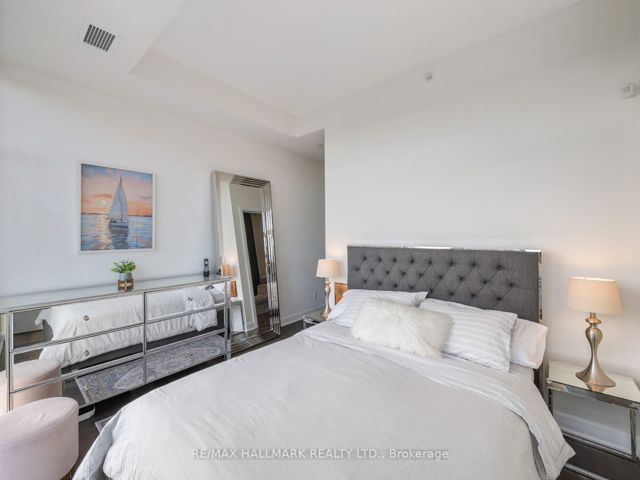 PH4 - 580 Kingston Rd