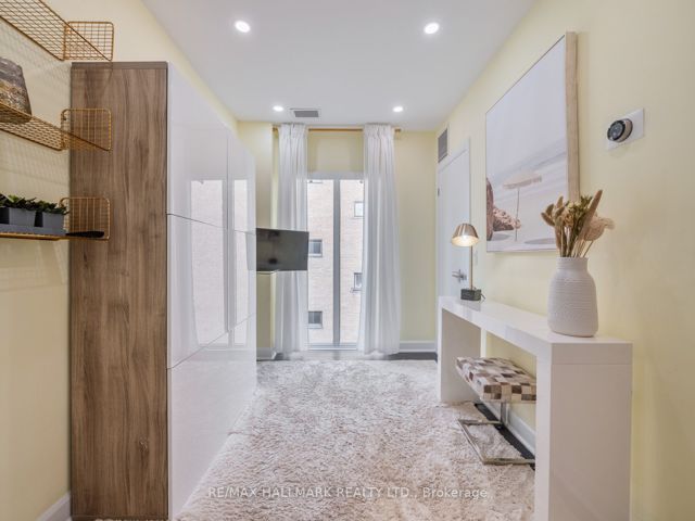 PH4 - 580 Kingston Rd