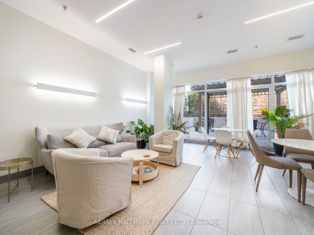 PH4 - 580 Kingston Rd