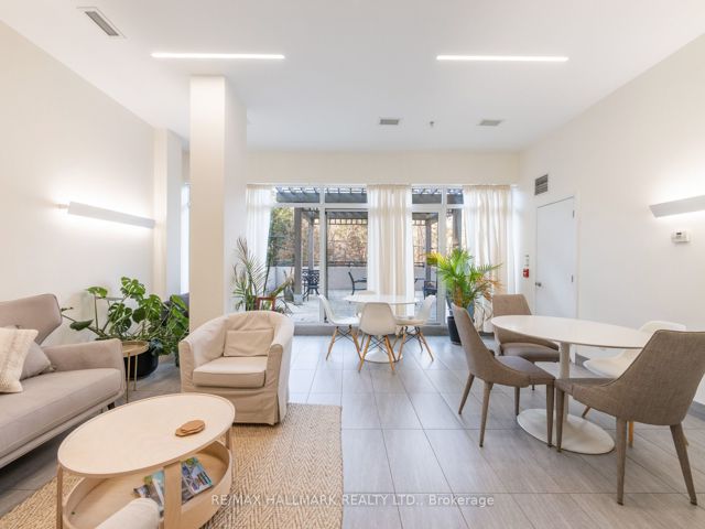 PH4 - 580 Kingston Rd