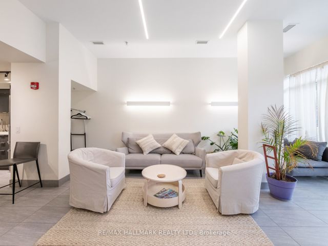 PH4 - 580 Kingston Rd