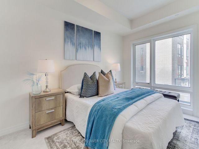 10 - 165 Tapscott Rd W