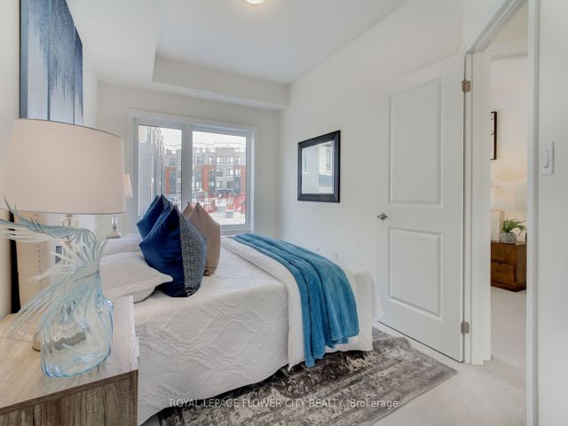 10 - 165 Tapscott Rd W