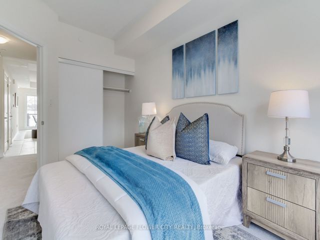 10 - 165 Tapscott Rd W