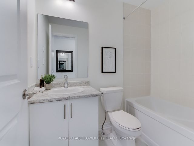 10 - 165 Tapscott Rd W
