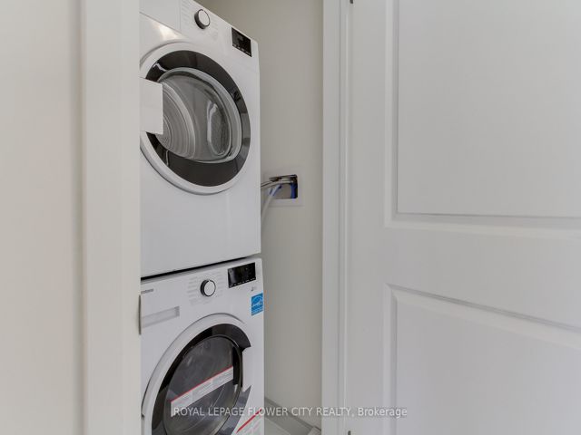 10 - 165 Tapscott Rd W
