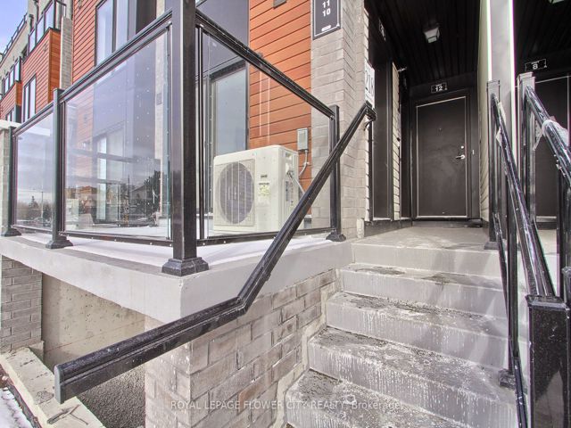 10 - 165 Tapscott Rd W