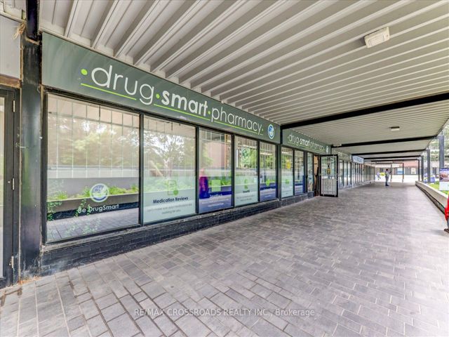 910 - 5 Massey Sq
