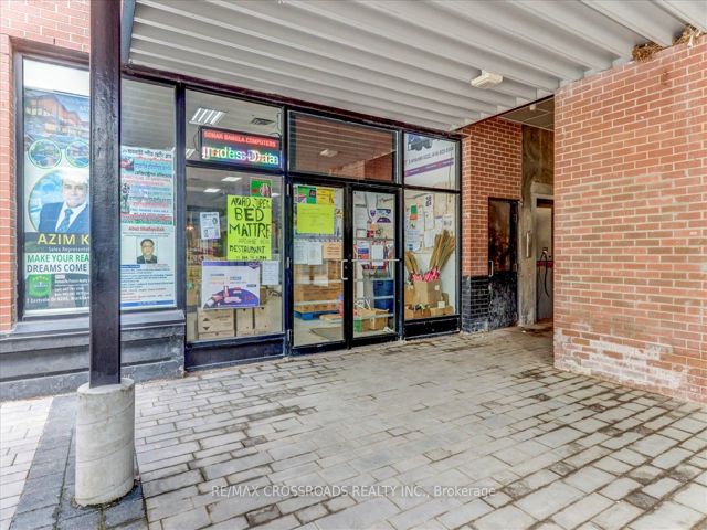 910 - 5 Massey Sq