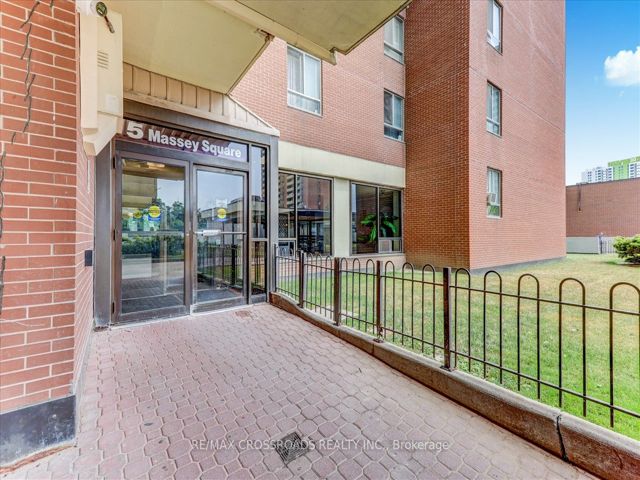 910 - 5 Massey Sq