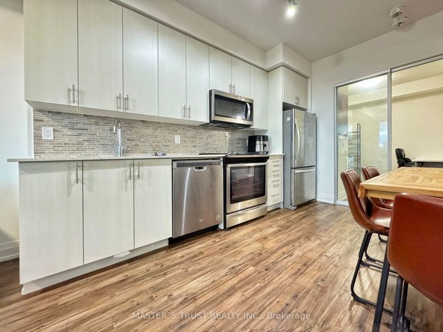706 - 3121 Sheppard Ave E