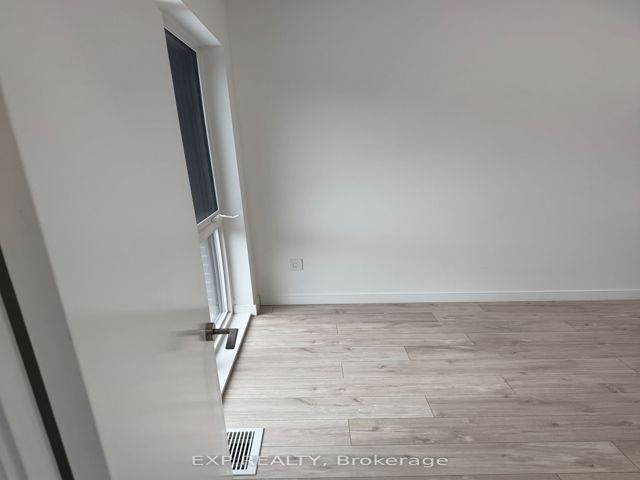 1 - 180 Clonmore Dr