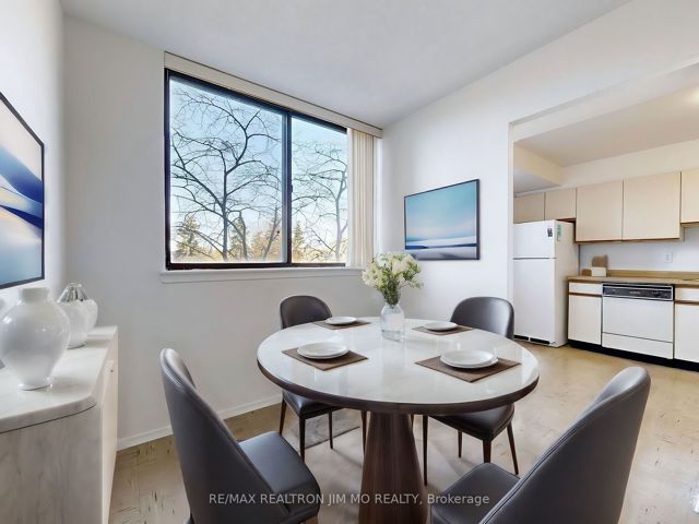 330 - 25 Bamburgh Circ