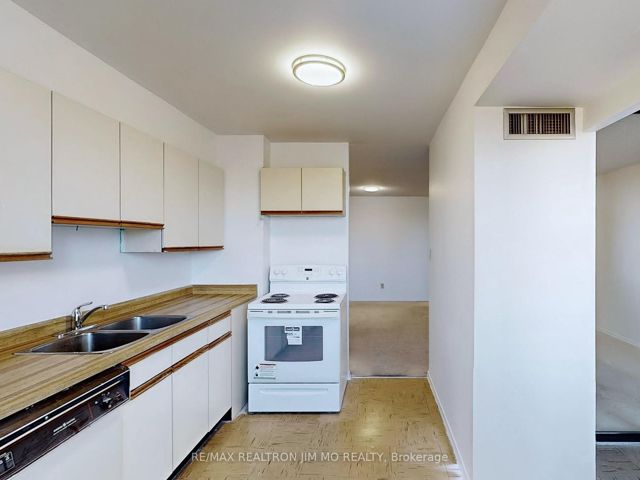 330 - 25 Bamburgh Circ