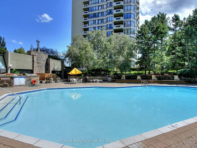 330 - 25 Bamburgh Circ