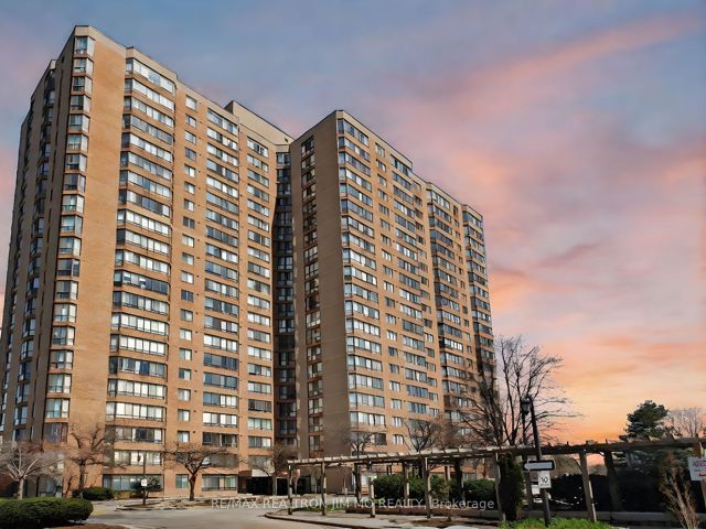 330 - 25 Bamburgh Circ