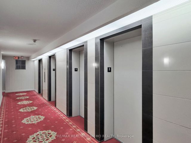 330 - 25 Bamburgh Circ
