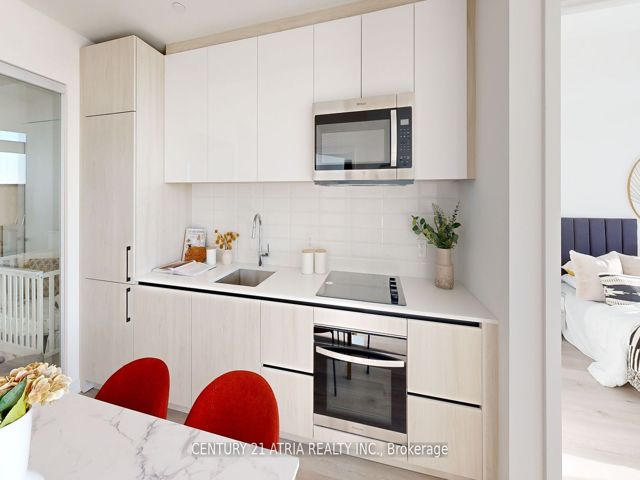 707 - 150 Logan Ave